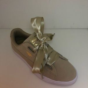 PUMA basket heart sneaker